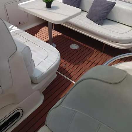 Diagonal Mar Sailboat Сан-Адриан-де-Бесос