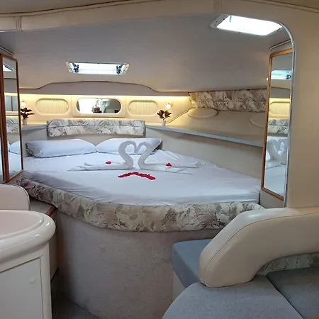 Diagonal Mar Sailboat Ботель *